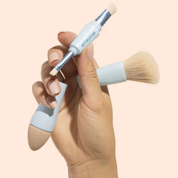 alleyoop Multi-Tasker 4-in-1 Makeup Brush - Picture 1 of 7